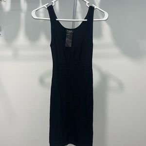 CUTE/ COMFY bodycon dress. Texture along the waist to help synch waist.